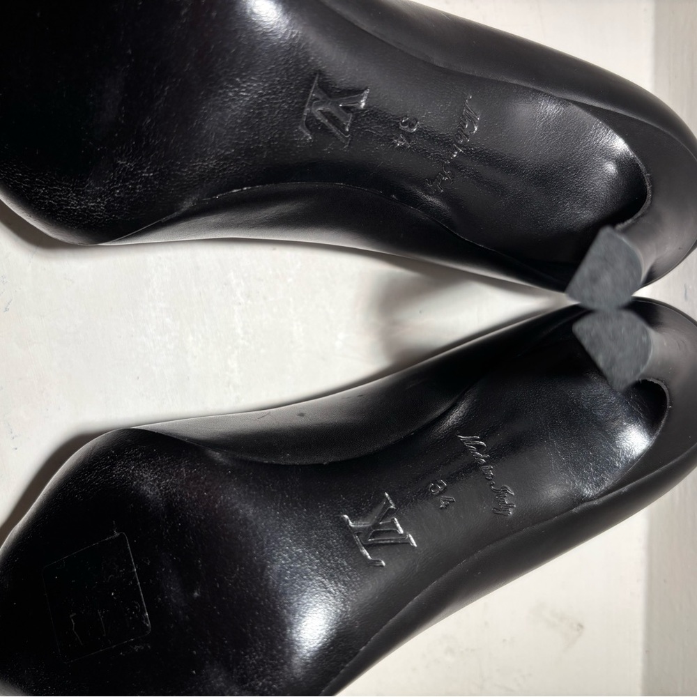 Louis Vuitton Black and Silver High Heels Size 4.5 US or Size 34. - Picture 17 of 17